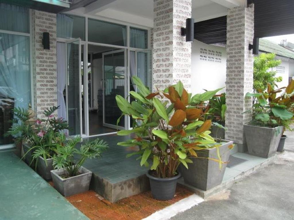 Hacienda Phuket Hotel Patong Exterior photo